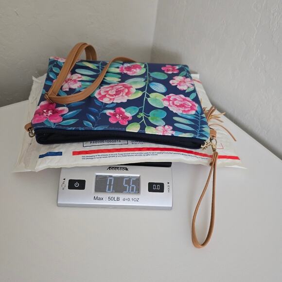 L.I.B. New York Crossbody Blue Floral Wrislet Zip Clouser Purse Tassel Bohemian - Picture 8 of 8